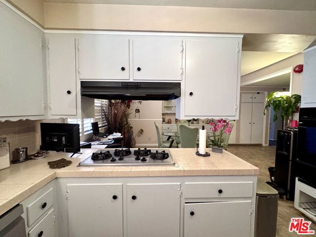 3704 W 111th Place, Inglewood CA: https://media.crmls.org/mediaz/d5fc84d9-6038-4409-a069-f5dc58971576.jpg