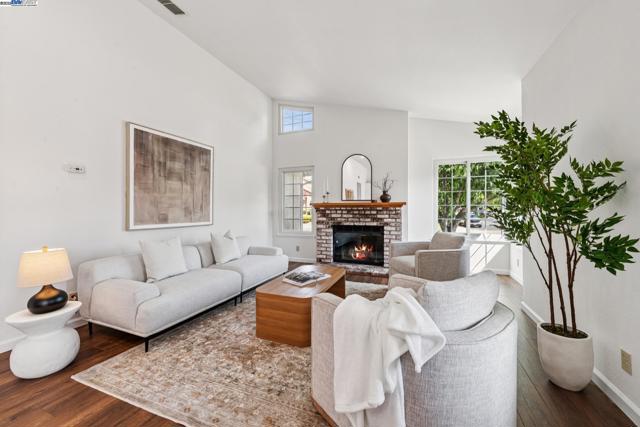 4415 Folsom Dr, Antioch CA: https://media.crmls.org/mediaz/d5fccd4e-878f-47bd-a624-b98ff4f1b910.jpg