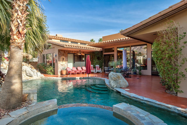 77170 Casa Del Sol, La Quinta CA: https://media.crmls.org/mediaz/d5fcd8ef-df12-4eba-82aa-40821ea82839.jpg