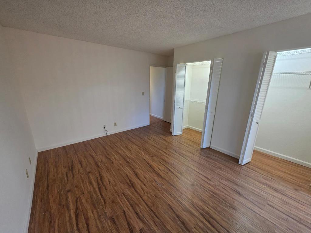 https://media.crmls.org/mediaz/d5fd4a37-2b3b-49d2-ae50-719e40e89487.jpg?preset=X-Large