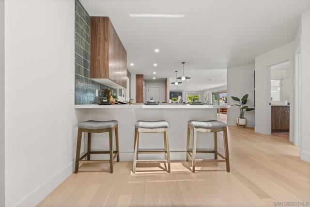896 La Jolla Rancho Road, La Jolla CA: https://media.crmls.org/mediaz/d5fdd37e-17d5-4c83-a613-d28dd9cb4236.jpg