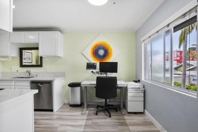 1464 Essex St, San Diego CA: https://media.crmls.org/mediaz/d5fdd5fc-cd48-4cd3-8606-9adf72398e76.jpg