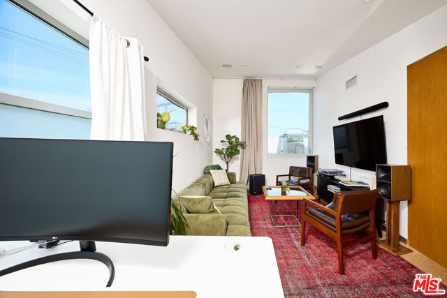 122 Mildred Avenue, Venice CA: https://media.crmls.org/mediaz/d5fdd783-a216-4b5f-b036-3c5fa39bce42.jpg