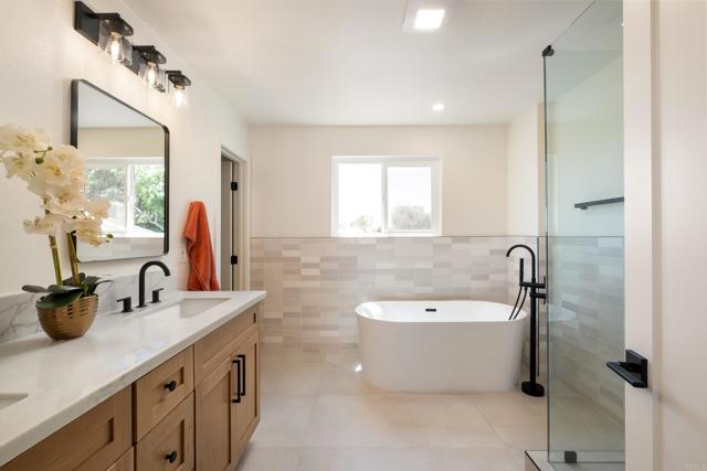 Detail Gallery Image 34 of 41 For 2434 Moonstone Dr, San Diego,  CA 92123 - 4 Beds | 3 Baths