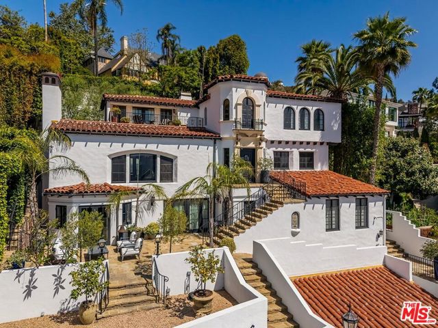 2420 Chislehurst Drive, Los Angeles CA: https://media.crmls.org/mediaz/d5fef520-397e-448f-811d-92c2787ab379.jpg