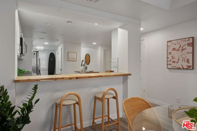 140 Ocean Park Boulevard, Santa Monica CA: https://media.crmls.org/mediaz/d5ff7cba-7a77-44b7-b078-f20d23ca949d.jpg