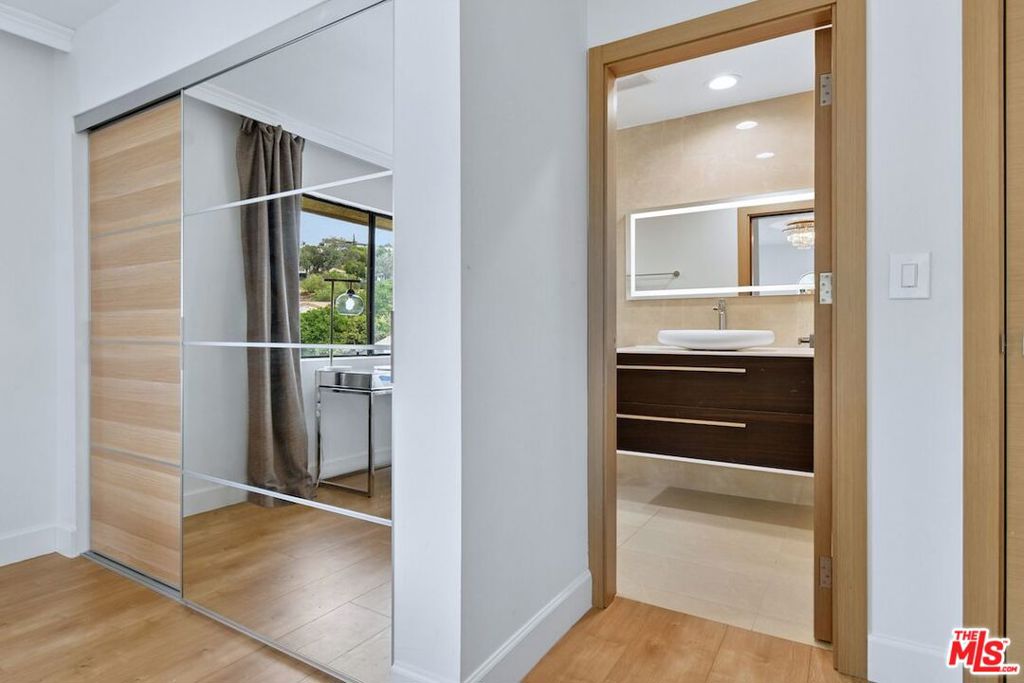 MLS #26915335 image #41