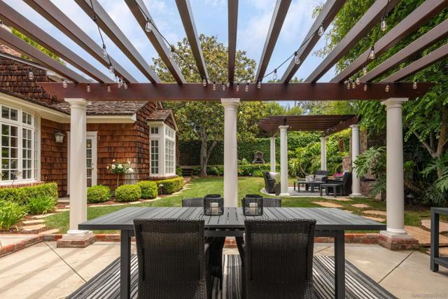 5839 Camino De La Costa, La Jolla CA: https://media.crmls.org/mediaz/d600e1bc-ed05-4e59-b68a-7e00943941fd.jpg