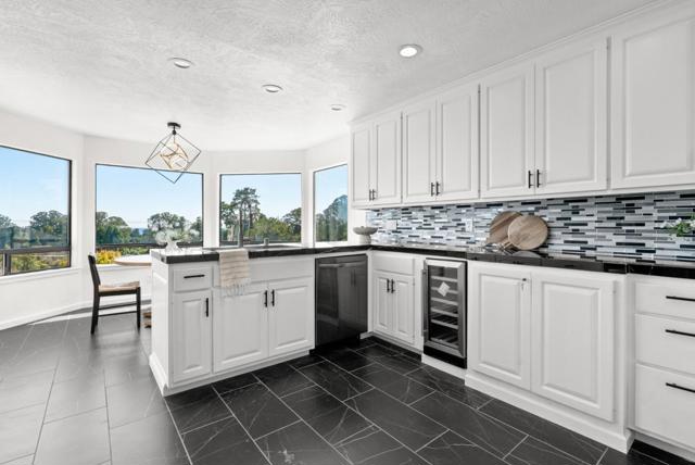 607 Saint Andrews Drive, Aptos CA: https://media.crmls.org/mediaz/d6020dca-cc94-4aa6-8fde-854208748356.jpg