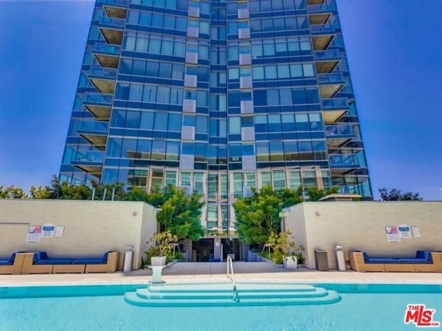 1155 S Grand Avenue, Los Angeles CA: https://media.crmls.org/mediaz/d602a6d6-472f-4433-936c-267a9730174e.jpg