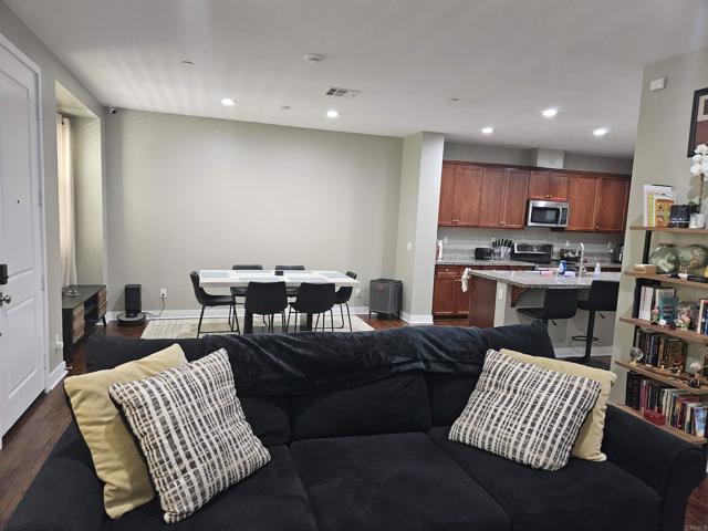 7508 EAGLE Drive, Santee CA: https://media.crmls.org/mediaz/d6036c8e-8f1b-4279-8f45-e7a965366a37.jpg