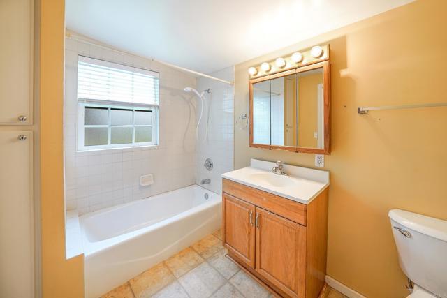 2156 Montecito Road, Ramona CA: https://media.crmls.org/mediaz/d6037ad3-1cd2-4189-8d69-6ab646331c68.jpg