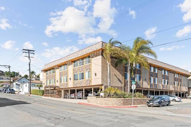 1205 Colusa St, San Diego CA: https://media.crmls.org/mediaz/d6048c2d-755f-4cb0-b8c7-0c6cb9e753e1.jpg