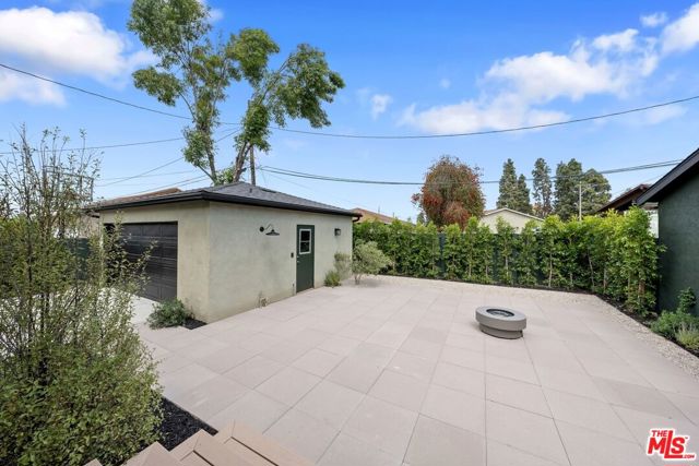 4718 Gaviota Avenue, Long Beach CA: https://media.crmls.org/mediaz/d60492b5-2a29-451f-91ae-e8fc534cf01f.jpg