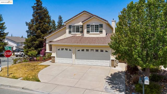 2 Quiet Path Ct, Pittsburg CA: https://media.crmls.org/mediaz/d604cba6-d7c3-4962-98f4-a2868e344b07.jpg