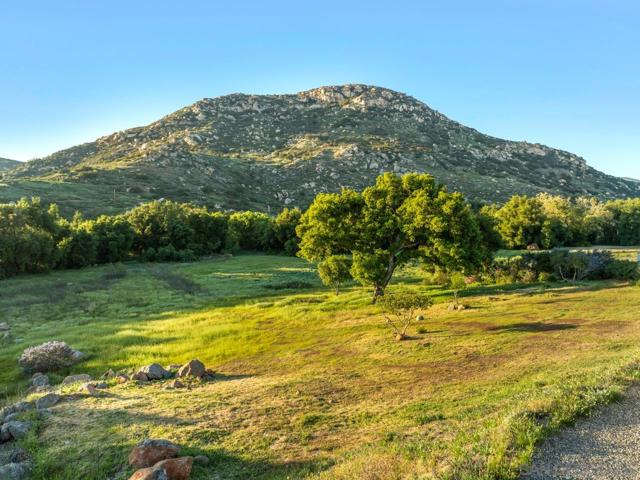 22916 Tombill Rd, Ramona CA: https://media.crmls.org/mediaz/d60517c3-9e41-42ea-9ed1-1c586498bb4c.jpg