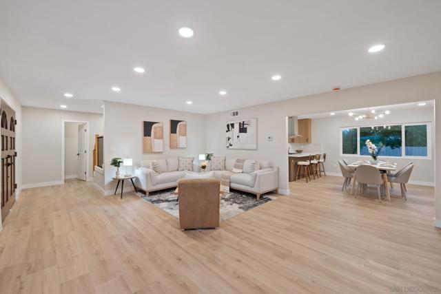 9401 Broadmoor Pl, La Mesa CA: https://media.crmls.org/mediaz/d6058fde-f6b4-469f-b7b2-c20e44223269.jpg