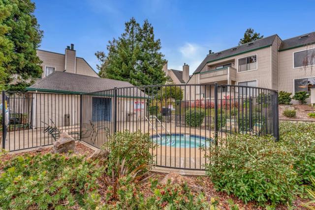 3668 Stoneglen S, Richmond CA: https://media.crmls.org/mediaz/d6063f86-8dbe-40de-84a8-7f8b6035720c.jpg