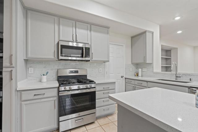 1697 Via Milano Drive, Gustine CA: https://media.crmls.org/mediaz/d6067445-a1a5-47e8-b862-2a09e577b716.jpg