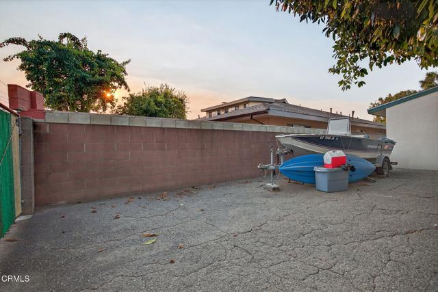 640 Fernwood Drive, Oxnard CA: https://media.crmls.org/mediaz/d606b453-c675-4eed-b0d2-45ed0bc70019.jpg