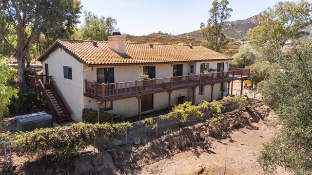 25082 Four Corners Road, Ramona CA: https://media.crmls.org/mediaz/d606e39b-dccb-419f-a671-27efd3f00053.jpg