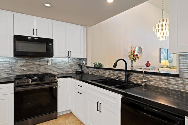 54121 Oakhill, La Quinta CA: https://media.crmls.org/mediaz/d606ee49-dd46-4e9f-abb5-a4ee69dc9343.jpg