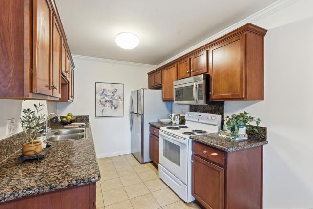 Detail Gallery Image 8 of 32 For 255 S 2nd Street #7,  El Cajon,  CA 92019 - 3 Beds | 2 Baths