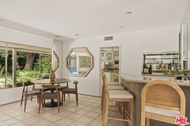 8630 Allenwood Road, Los Angeles CA: https://media.crmls.org/mediaz/d6077649-c645-4353-963e-31dc5e52a889.jpg