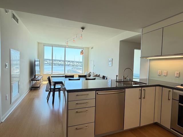 338 Spear Street, San Francisco CA: https://media.crmls.org/mediaz/d6078930-1aca-4fba-8838-64d573c96942.jpg