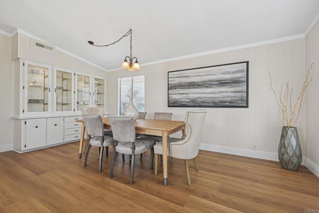 Detail Gallery Image 5 of 58 For 631 via Costa Rica, Vista,  CA 92081 - 2 Beds | 2 Baths