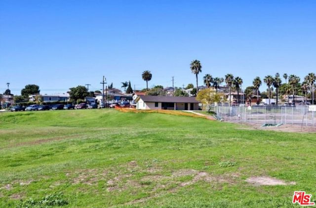 Image 34 of 47 For 3996 Teak Street