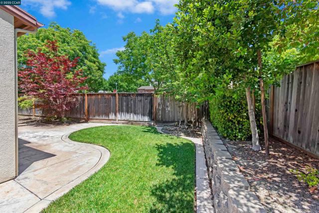 5214 Kenilworth Way, San Ramon CA: https://media.crmls.org/mediaz/d607c07a-bcda-49f7-993a-b005556a273a.jpg
