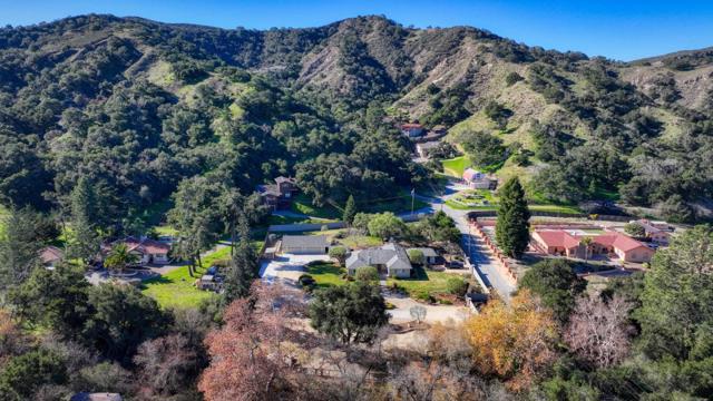 204 San Benancio Road, Salinas CA: https://media.crmls.org/mediaz/d60859fa-9c4b-474f-9041-ba2025cb35fd.jpg