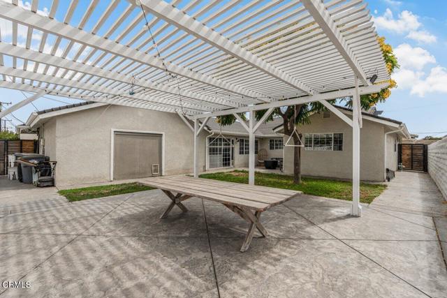 1431 Lakehurst Street, Oxnard CA: https://media.crmls.org/mediaz/d608ff8f-9029-4af5-aa54-283e4ffbb47c.jpg