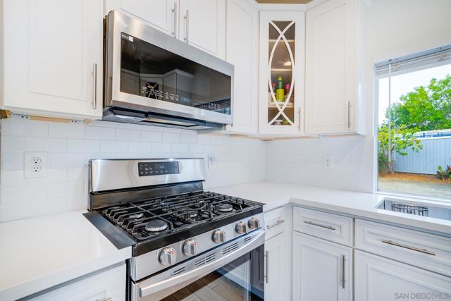 119 Smilax Rd, Vista CA: https://media.crmls.org/mediaz/d60a590d-ae43-4566-a01c-91fbbe934f86.jpg