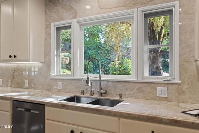 1010 Stoneridge Drive, Pasadena CA: https://media.crmls.org/mediaz/d60bec5c-449f-41b9-a9e9-3b92ced9aa20.jpg