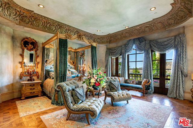 25305 Prado De La Felicidad, Calabasas CA: https://media.crmls.org/mediaz/d60bf91f-8ae6-441e-87f2-66ca35dc7162.jpg