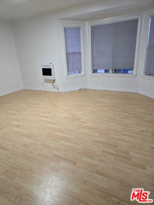1414 S Wilton Place, Los Angeles CA: https://media.crmls.org/mediaz/d60cf9d1-1f90-4761-9545-8fb5be102d32.jpg