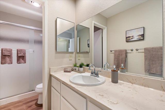 Image 18 of 56 For 858 Apricot Avenue B