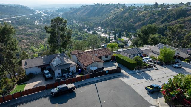 5608 Mill Peak Rd, San Diego CA: https://media.crmls.org/mediaz/d60d80af-7828-4522-97a2-04db79ef3555.jpg