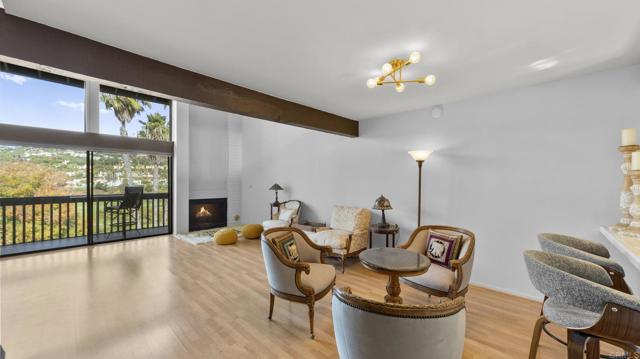 Detail Gallery Image 4 of 43 For 2508 Navarra Dr #424,  Carlsbad,  CA 92009 - 2 Beds | 2/1 Baths