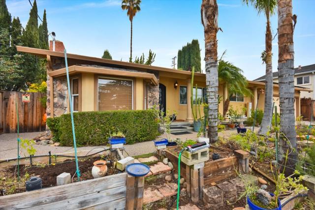 372 Fleming Avenue, San Jose CA: https://media.crmls.org/mediaz/d60e5062-14a6-4b4f-b25a-21637fce5144.jpg