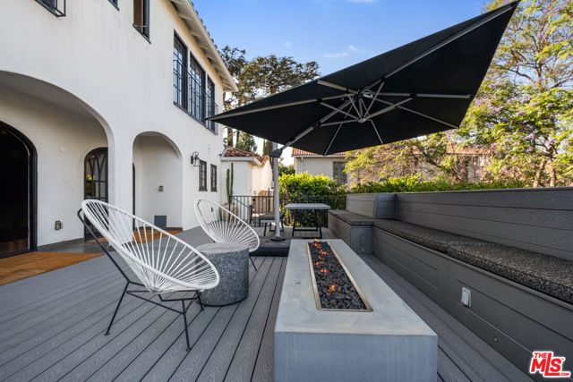 6801 Iris Circle, Los Angeles CA: https://media.crmls.org/mediaz/d60e84c3-f702-4b2e-878f-e4306388fa88.jpg