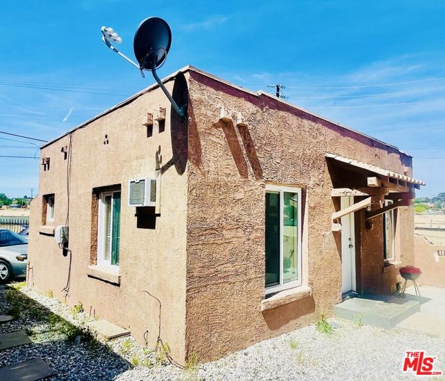 Image 2 of 5 For 15405 Hesperia Road