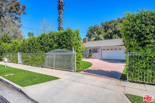 6636 Tobias Avenue photo 5