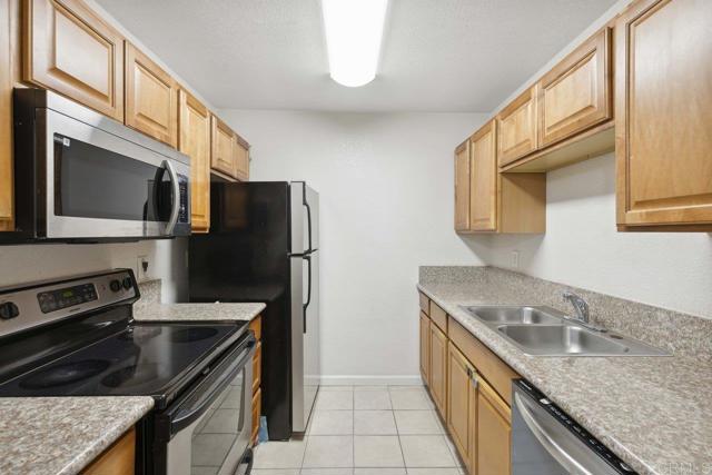 Detail Gallery Image 2 of 22 For 1350 N Escondido Bld #22,  Escondido,  CA 92026 - 1 Beds | 1 Baths