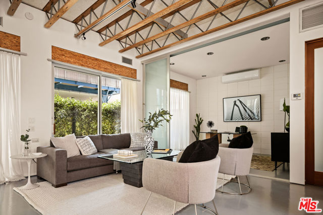 621 San Juan Avenue, Venice CA: https://media.crmls.org/mediaz/d60f5fca-0640-4075-a55d-c93b40c59352.jpg