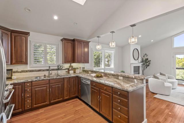 875 Sunset Drive, San Carlos CA: https://media.crmls.org/mediaz/d6100287-0a9b-4c16-9180-52033c8f0637.jpg