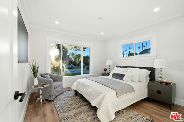 4340 2nd Avenue, Los Angeles CA: https://media.crmls.org/mediaz/d6116ee1-2816-4440-a1a7-b082aa022992.jpg