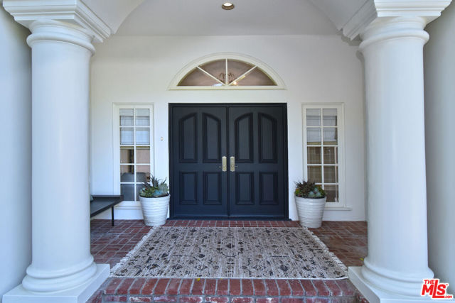 4177 KESTER Avenue, Sherman Oaks CA: https://media.crmls.org/mediaz/d6131450-a547-40dd-9806-8a6feae84fde.jpg
